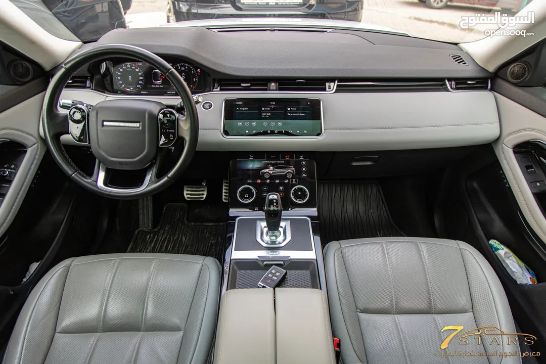Range Rover Evoque 2020 P250 Se  السيارة وارد و صيانة الشركة و قطعت مسافة 33,000 كم فقط