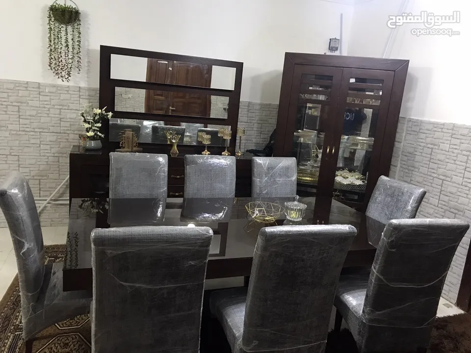 غرفة سفره زان بالكامل شبه وكاله استعمال عرسان 6 اشهر