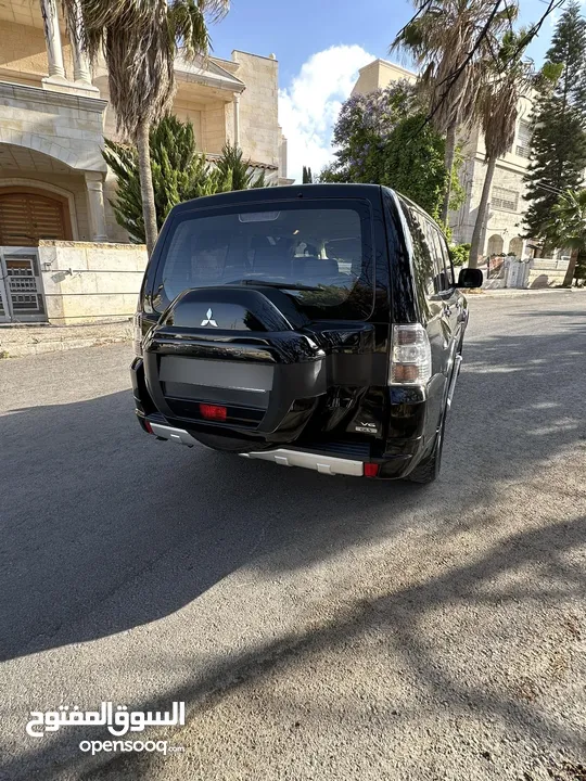 متسوبيشي باجيرو 2017