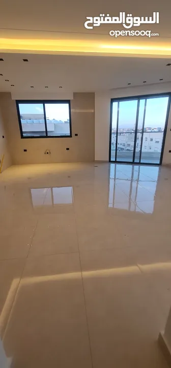 شقة وروف دوبلكس للبيع في خلدا مع تراسات واسعة مطلة جديدة بسعر مميز