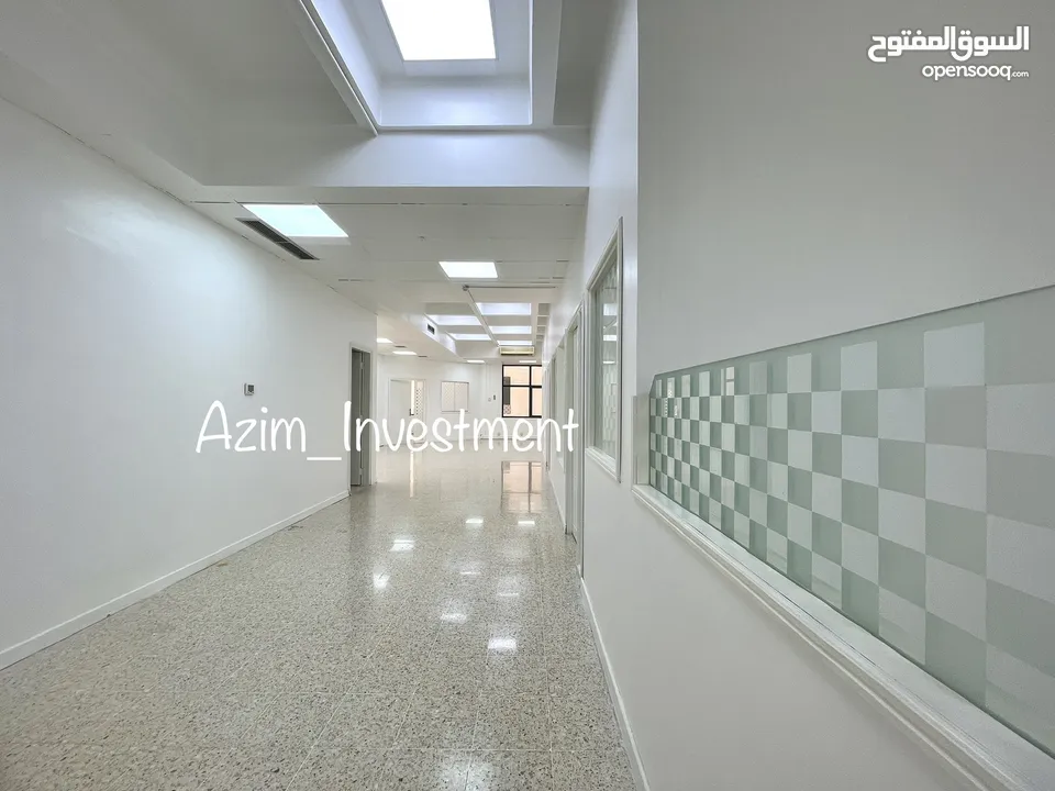 office space in prime location in Al Khuwair!!OMR 750 only!!