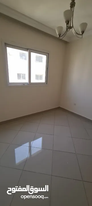 55,000 درهم سنويًا 3 غرف (إحداها ماستر) + صالة و3 حمامات بإطلالة بحرية خلّابة ، قريب من مخرج دبي