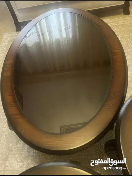 طاولات خشبه وسط زانا اصلي بحاله الوكاله