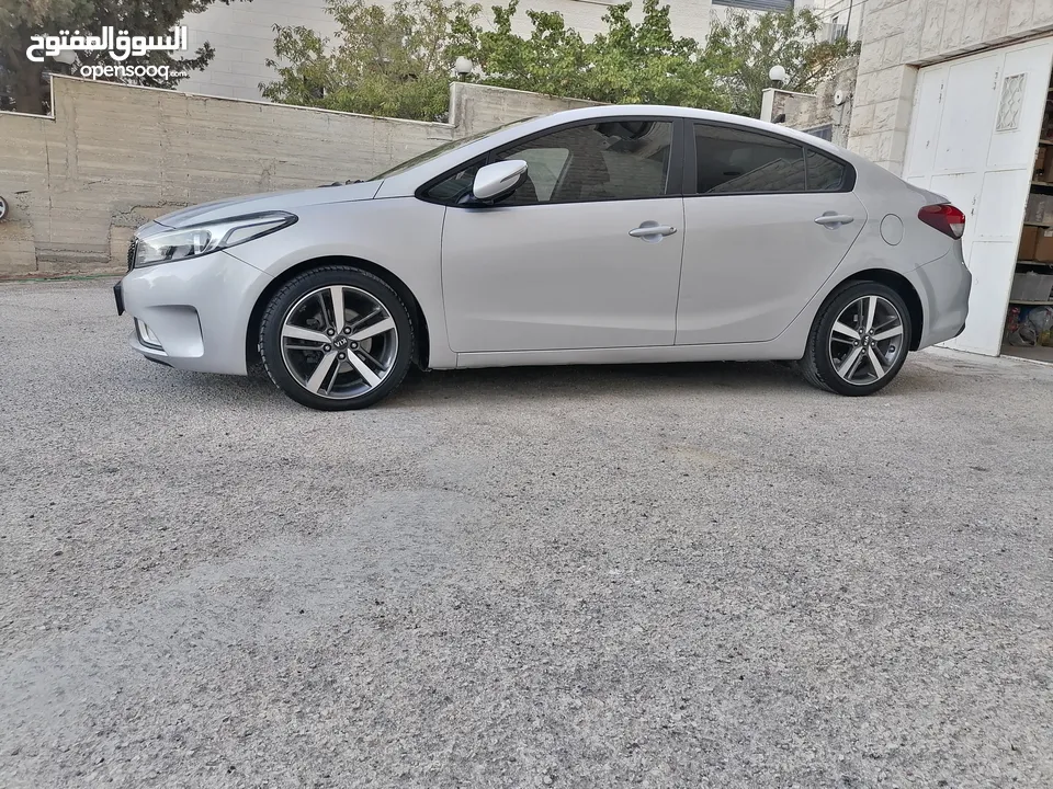 كيا K3 / ماتور 1600 / ديزل اقتصاديه الأكثر طلبا / موديل 2017 /اصل كوري