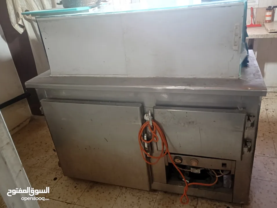 ثلاجة سلطات