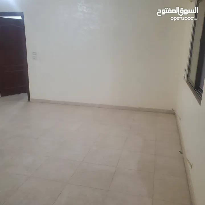 3 شقق باقي من المشروع السلط منطقة اسكان المهندسين شقق سوبر ديلوكس شبه ارضي موقع ممتاز أبراج البلقأ