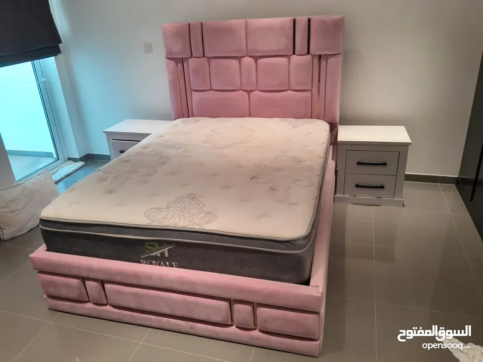 Queen size bed with memory foam luxury mattress