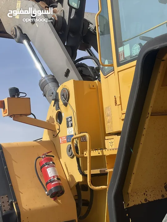 جرافات عدد 2  Volvo F180 +Volvo E180