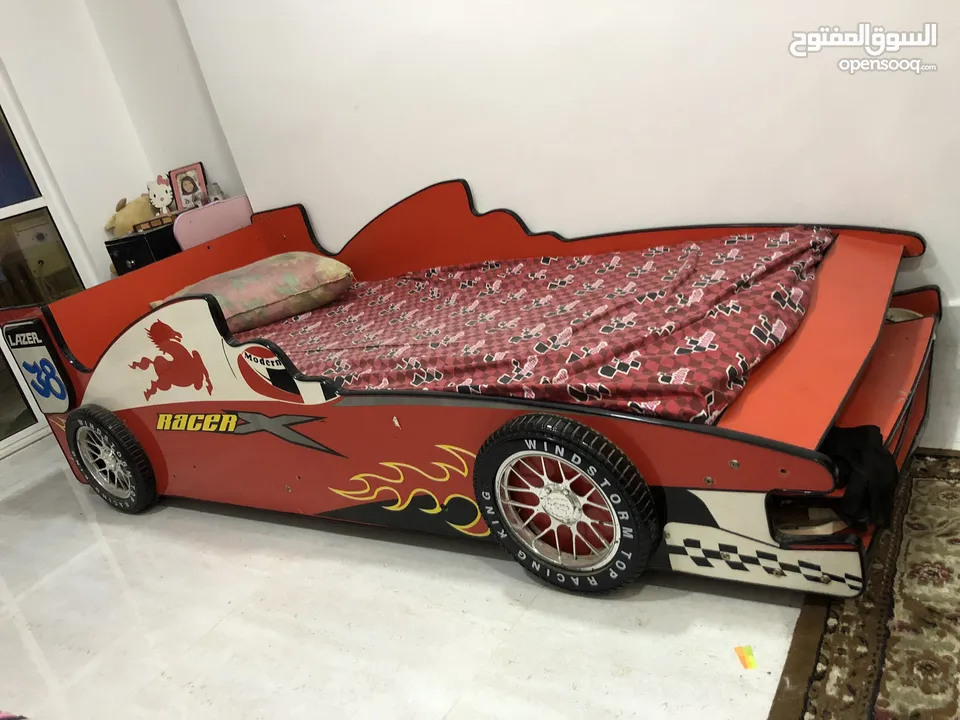 غرفة نوم اطفال شبه جديدة للبيع مع مكيفات