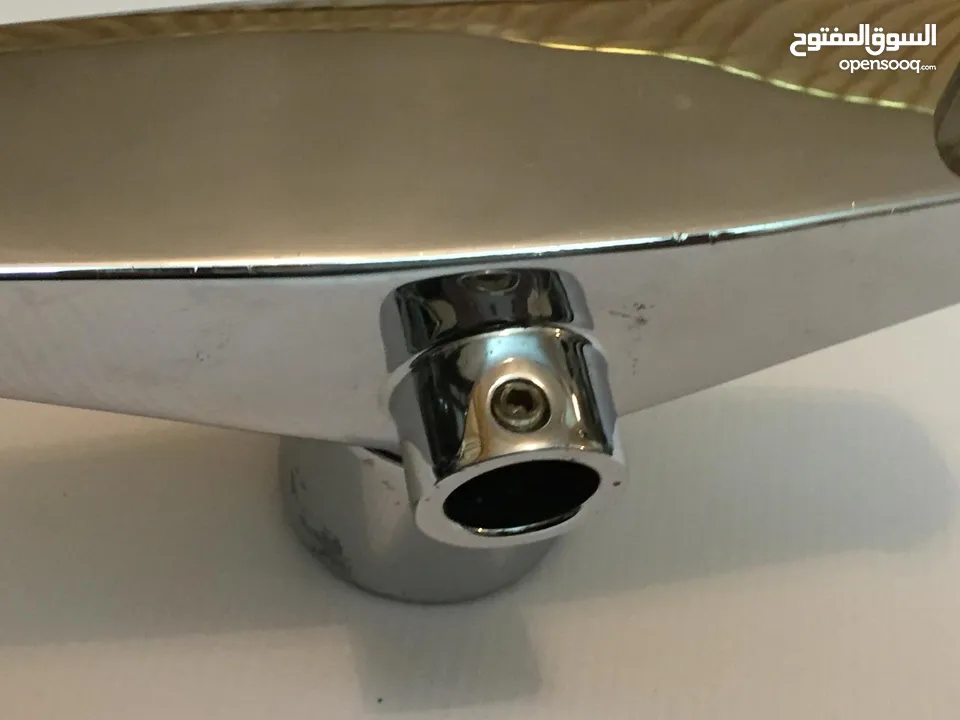 4 بطاريات دوش وحمام GROHE  و  KLUDI  المانيه  واكسوارات .