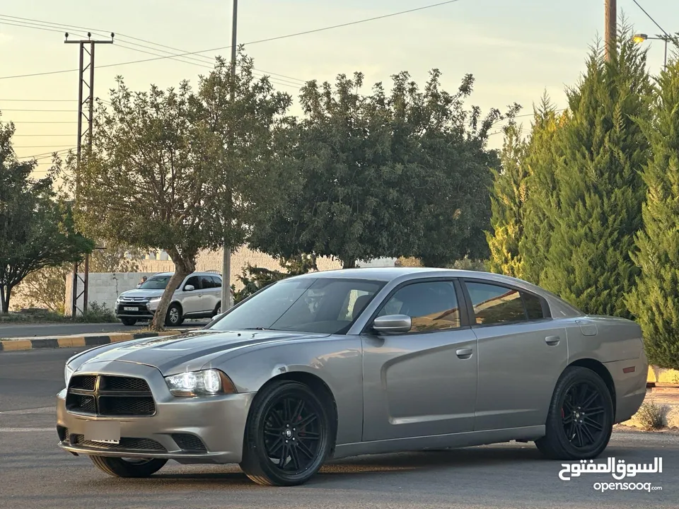 Dodge charger model 2011 (3600cc) for sale