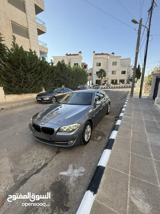 لون مميز بحالة ممتازة BMW f10 فحص كامل ماتور 3000