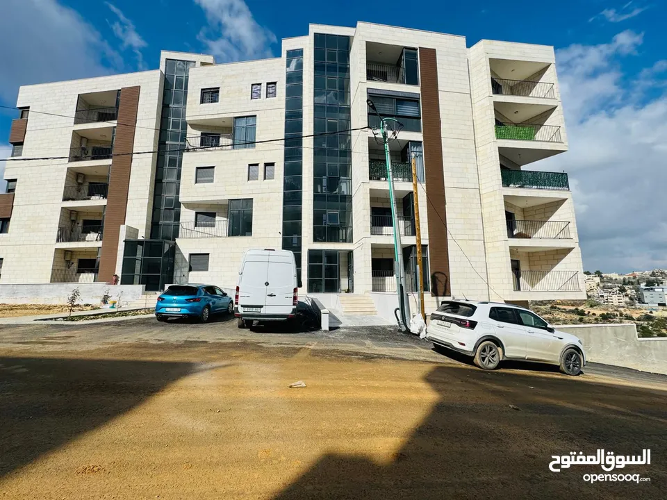 شقة  طابقية سكنية جديدة للبيع