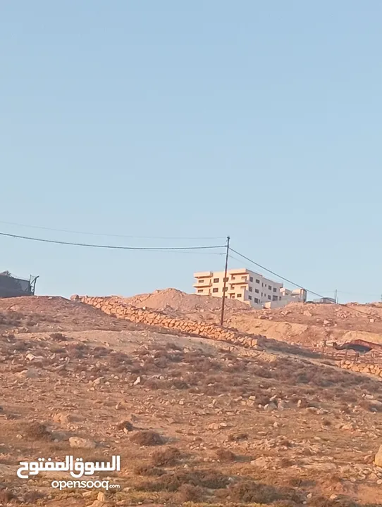 اراضي مميزه جدا حد الجبيهه تحت شارع الاردن المساحات مختلفه خلف مطعم ديوان زمان