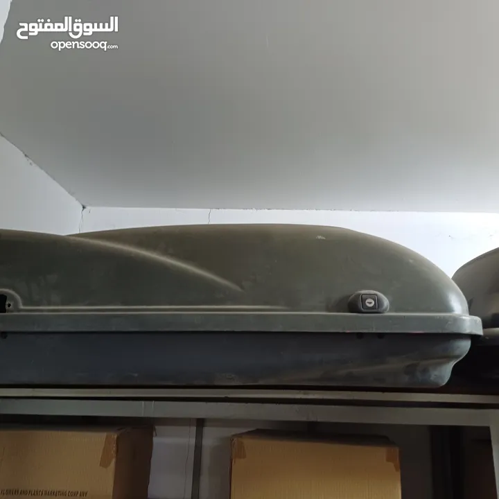 صندوق يوضع على ظهر السيارة