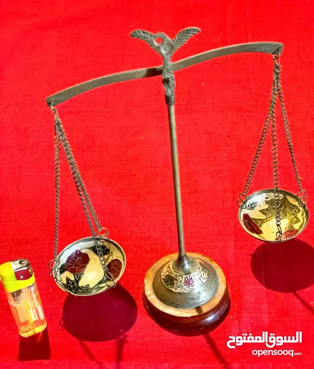 (نوادر نحاسية) أطباق تعليق وديكورات قديمة مميزة.