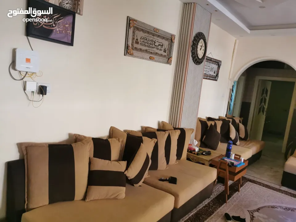 منزل مستقل مكون من طابقين ومدخلين منفصلين
