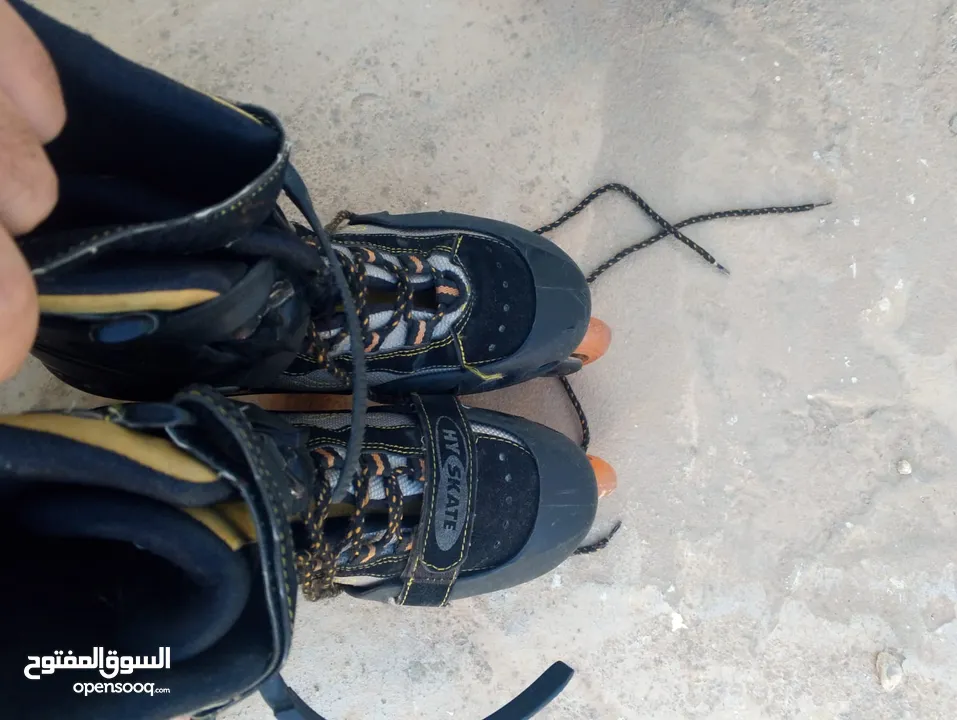 سكيت (بوت عجال) عدد 2 مستعمل بحال الجديد بسعر مغري