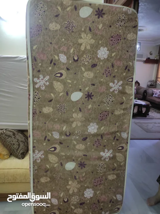 فرشة اسفنج ضغط مفرد 190x90x15 بحاله جيده فرشة اسفنج ضغط مفرد 190x90x15 بحاله جيده