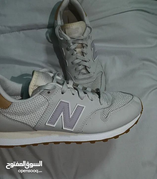 New Balance Shose Gray Light Size : 39