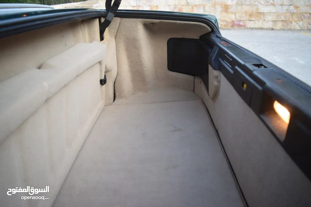 Mercedes SL320 1995 بحالة الوكالة