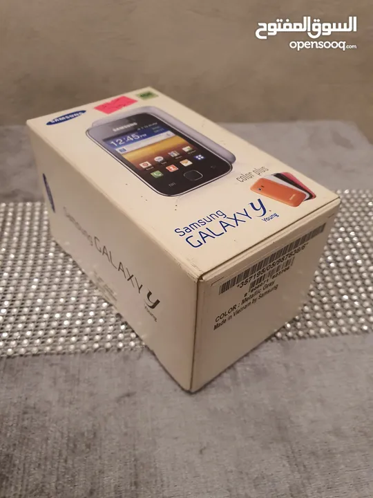 اجهزة مخزنة قديمة بالكرتونة لم تستخدم نهائيا مع كامل اغراضهم Samsung وNokia وmotorolla وغيرهم