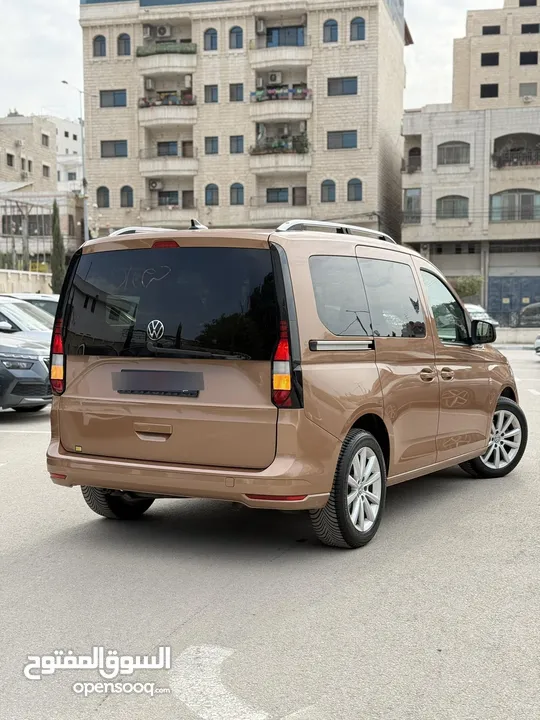 فولكس فاجن كادي ترخيص 2022 محرك 2000 ديزل  جير عادي  ركاب 4+1