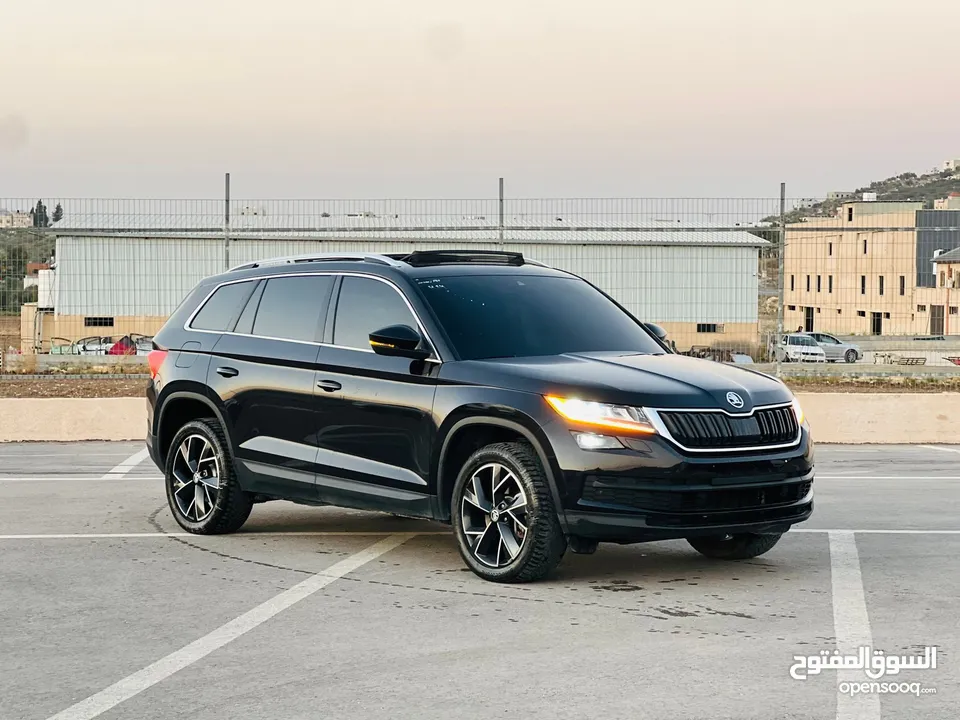 سكودا كودياك  فل الفل فتحة سقف بانوراما 190 حصان  4x4- /2020  دفع رباعي عداد قليل 30000