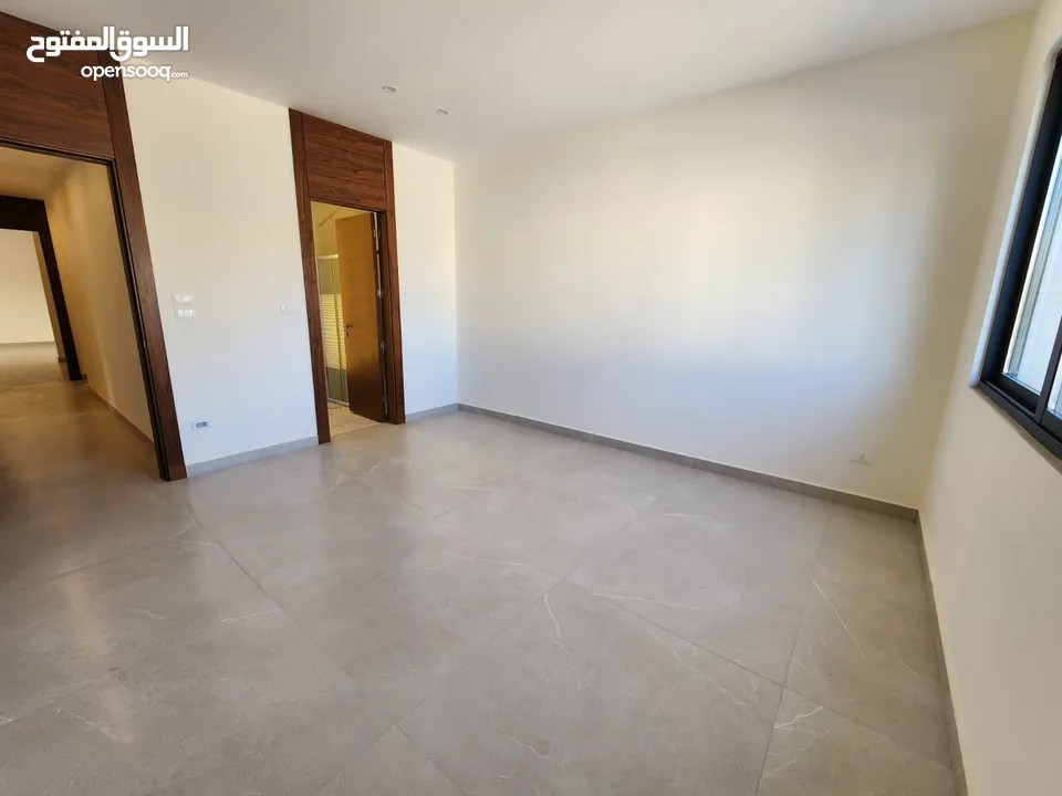 شقة طابقية فاخرة للبيع في عبدون  ref : 14385