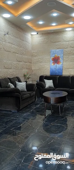 طقم كنب دب بحاله ممتازه