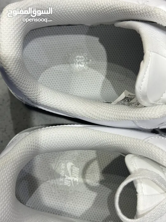 حذاء Nike Air Force 1 أبيض جديد – مقاس 43