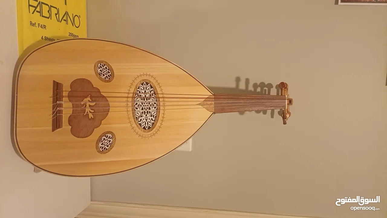 عود الغزالي مع شنته ب 30 دينار فقط