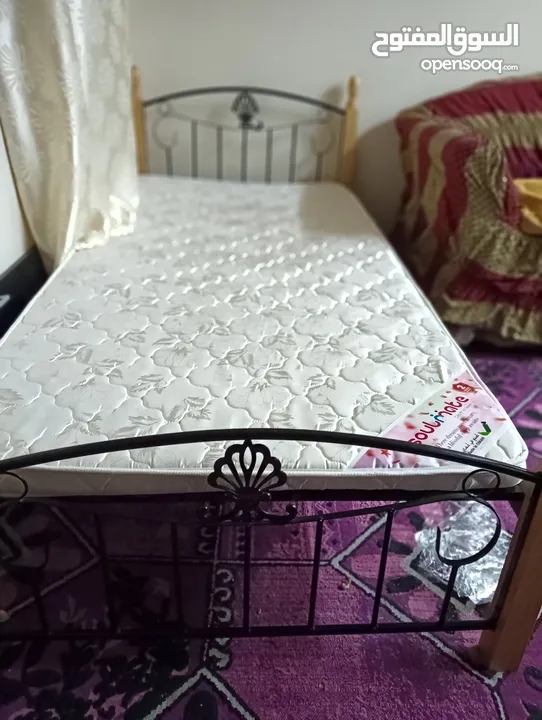 bed with mattress very good condition