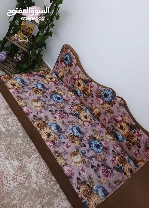 طقم عربي بحالة ممتازه