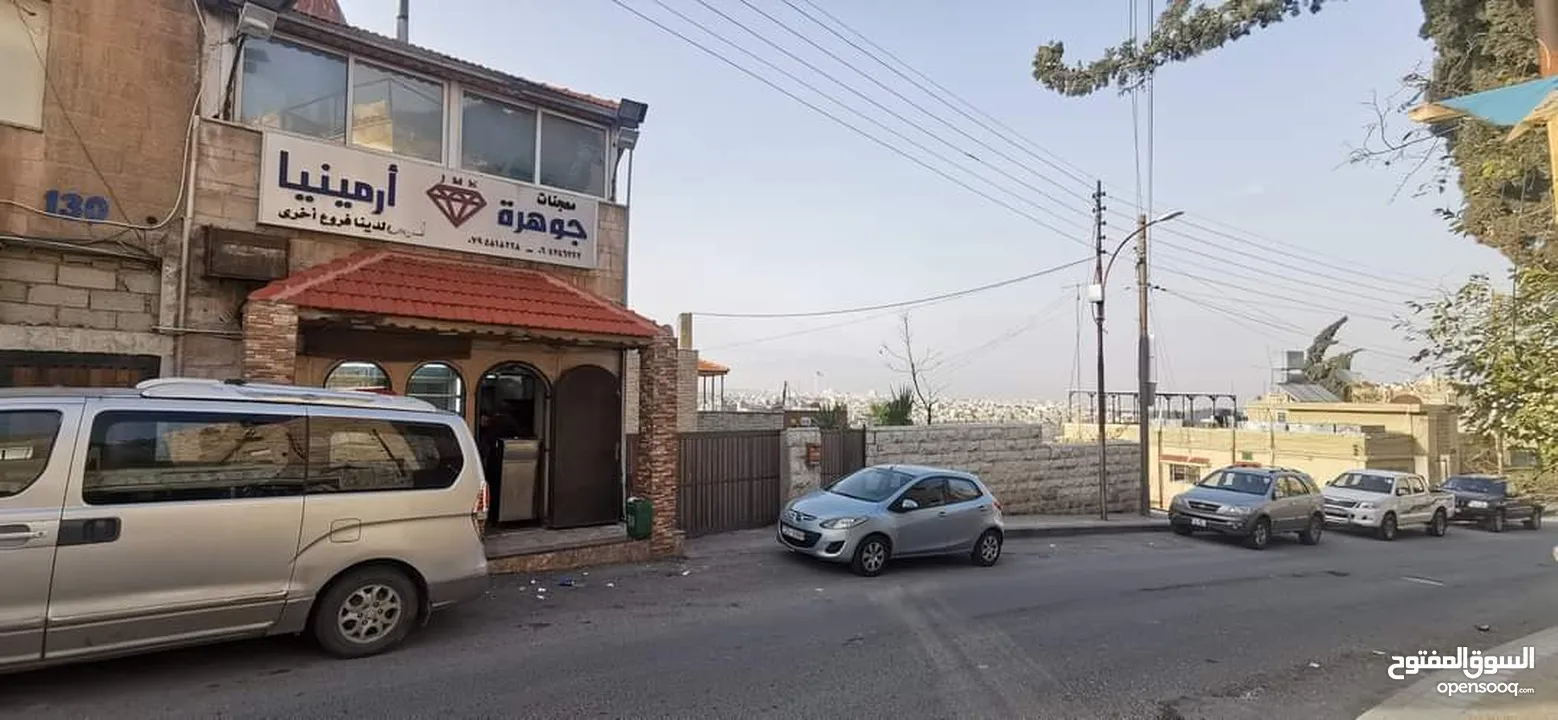 للبيع عمارة تجاري طولي في الأشرفية حي الارمن شارع حاتم الطائي بجانب معجنات جوهرة ارمينيا.