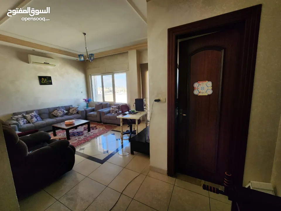 فيلا مستقلة نصف مفروشة في منطقة الظهير للبيع - ref : 14512
