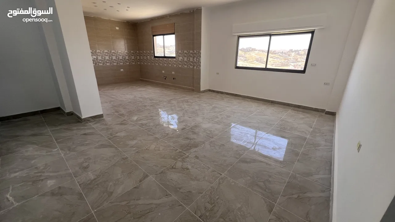 شقق فاخره للبيع الزرقاء الجديده شارع الونك ( الكرامه ) بسعر مميز جدا