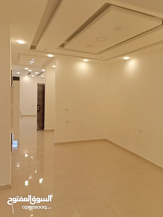 شقة للبيع في الزرقاء الجديده من المالك مباشرة((إسكان ابوعبيد)) طابق آول بسعر منخفض لمدة محدودة
