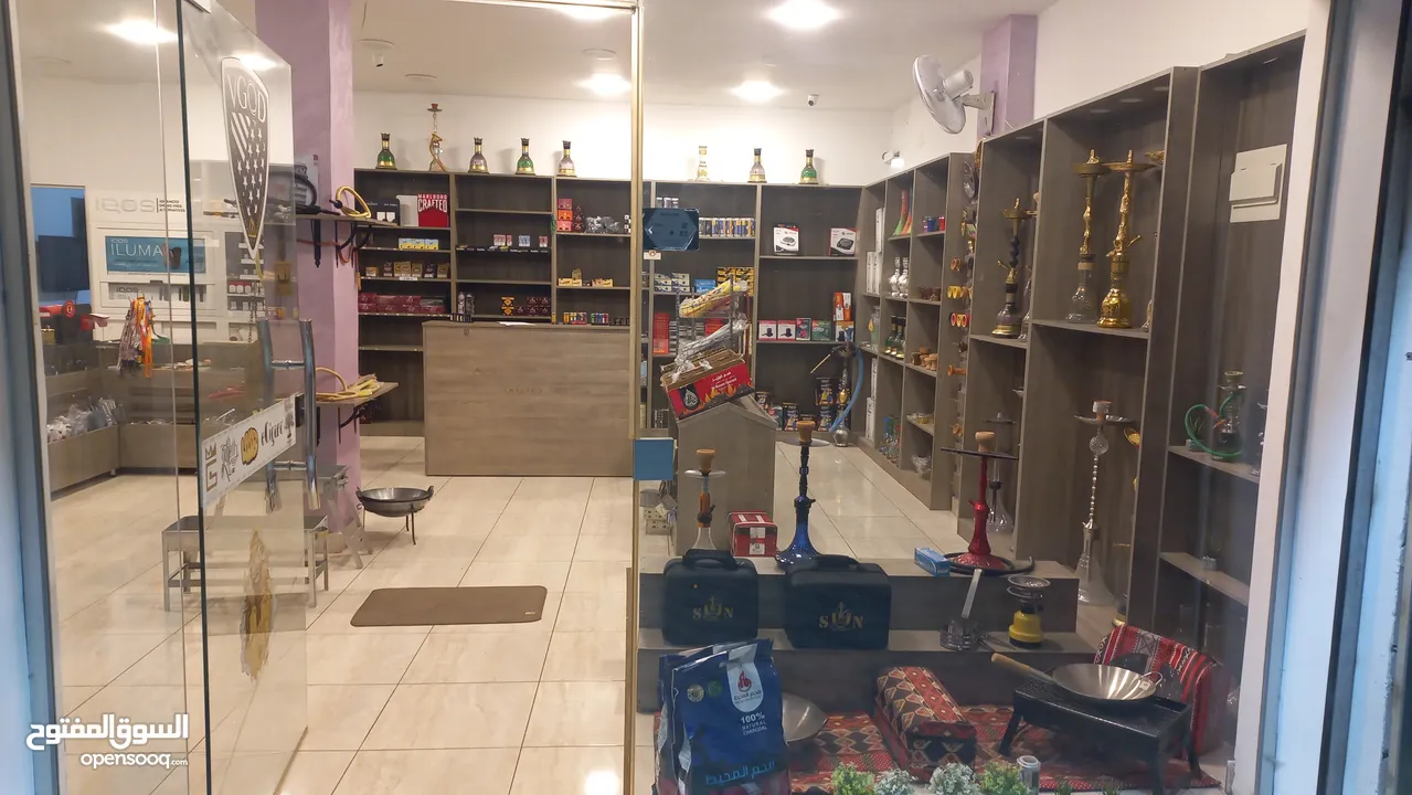خشب ديكور لمحل اراجيل بحالة ممتازة للبيع