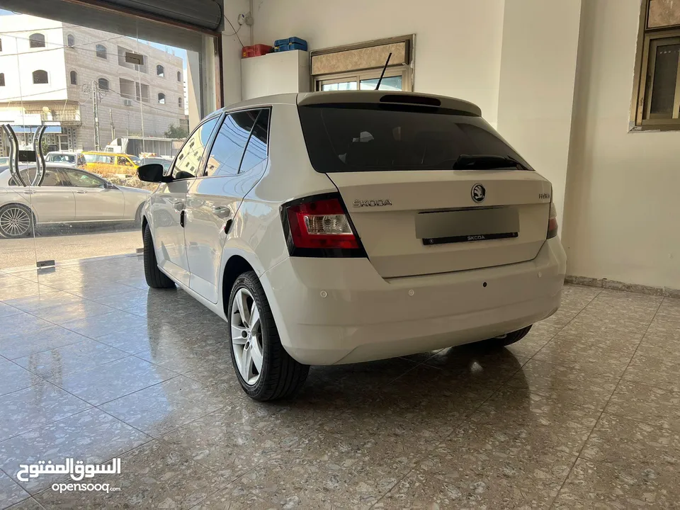 Skoda Fabia 2015 سكودا بحالة ممتازة وسعر مناسب متاحة الان في معرضنا إمكانية التفاوض