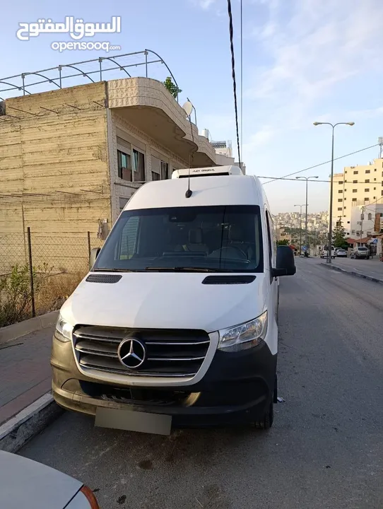 مرسيدس 519 معزول ثلاجة موديل 2021 وحدة تبريد فعالة جدا الباص تحويل جديد من الداخل في شهر 2