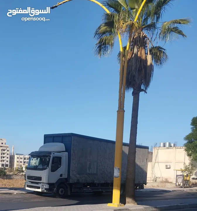 فولفو 15 طن صندوق مع شادر ورمبة