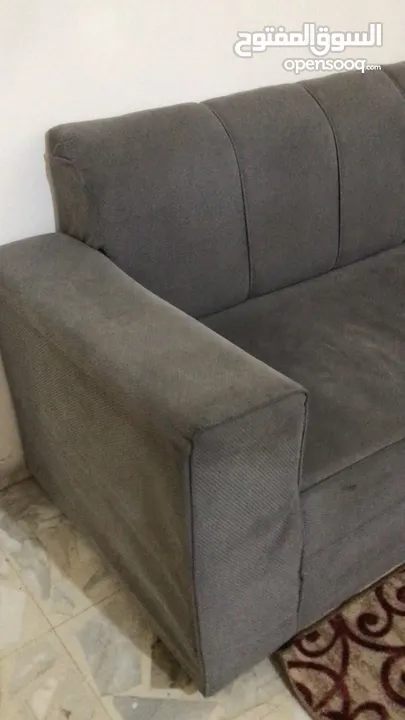 طقم كنب للبيع مع الطاولة الموقع شارع المدينة المنورة خلف سامح مول ، للبيع مستعمل