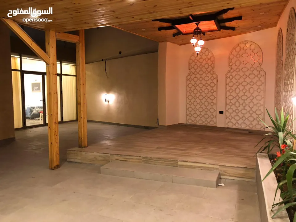 شقة فاخرة جدا ارضية في - دير غبار - بترس وحديقة و كراج و مدخل خاص و فرش فاخر (ID#: 6896)