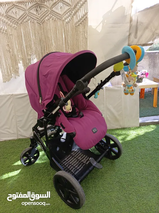 عرباية أطفال ماركة Britax بحاله ممتازه