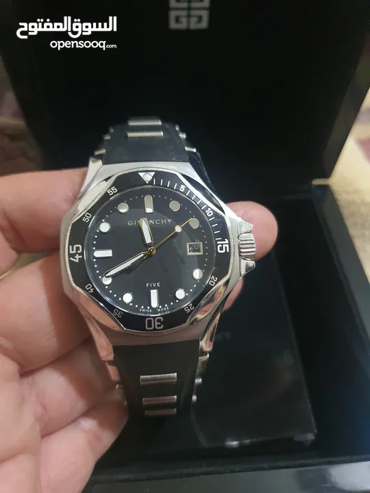 Givenchy  Five Shark Swiss Made جيفنشي صنع سويسري أصلية جديدة