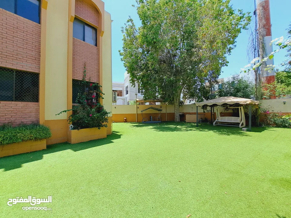 فيلا للبيع الحيل موقع مميز قريب البحر/Villa for sale, Al Hail   Excellent location near the sea