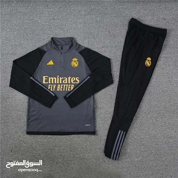 بجامات رياضة Size small to xl ?