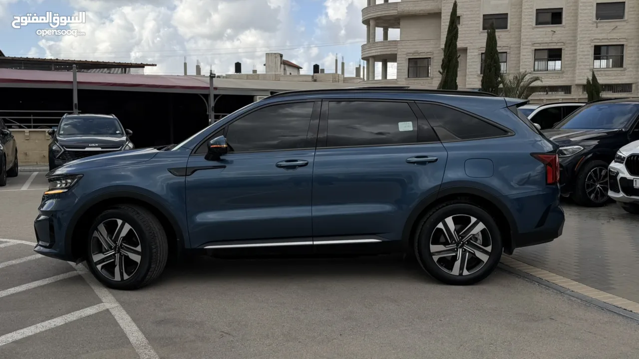 كيا سورينتو بزنز ترخيص 2023 محرك 1600 هايبرد   240 حصان دفع  4×4