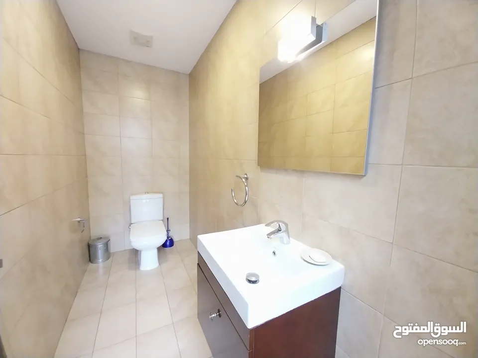 شقة غير مفروشة للإيجار 375م2 ( Property 19249 )-175072681